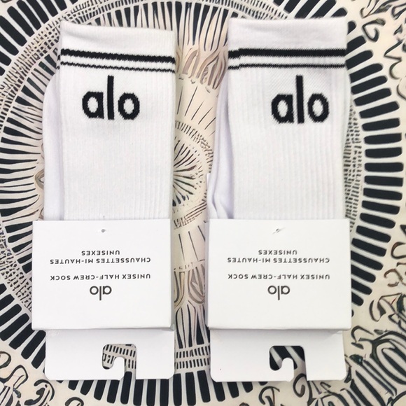 ALO Yoga Accessories - NEW - Hot Alo Yoga Retro Socks 2 Pairs